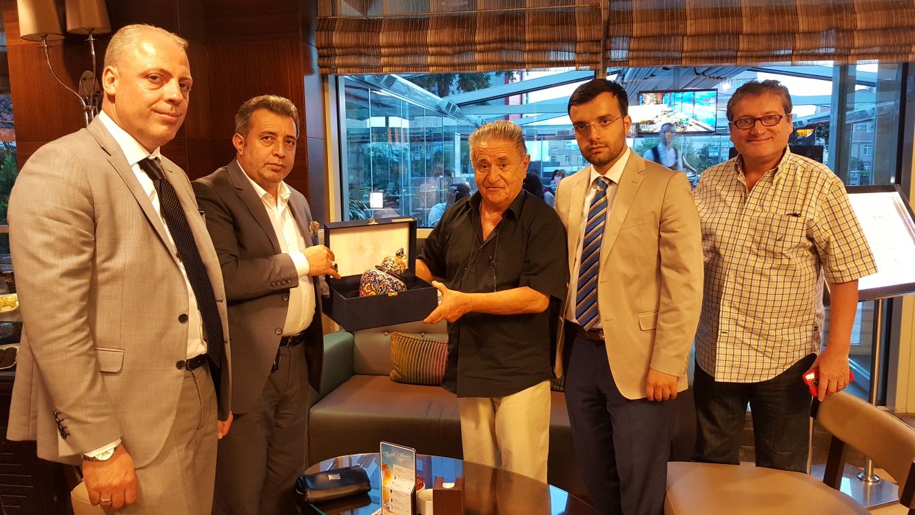 YENİAD ARJANTİN ESKİ CUMHURBAŞKANI ALBERTO DUHALDE İLE GÖRÜŞTÜ